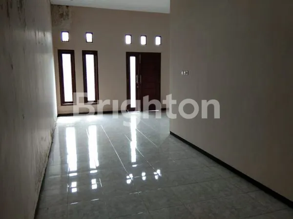 image RUMAH 2 LANTAI DI KAHURIPAN NIRWANA VILLAGE SIDOARJO (3)