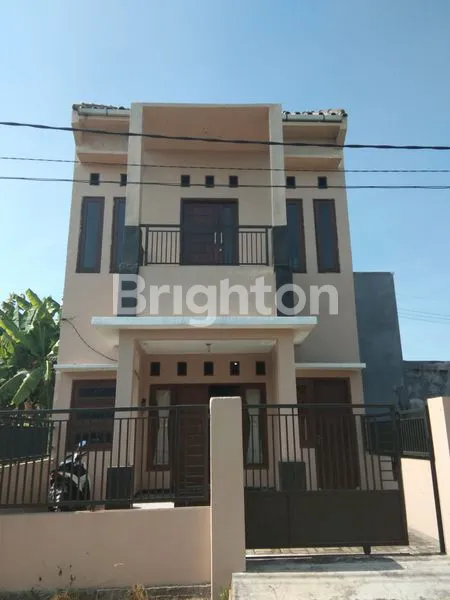 image RUMAH 2 LANTAI DI KAHURIPAN NIRWANA VILLAGE SIDOARJO (2)