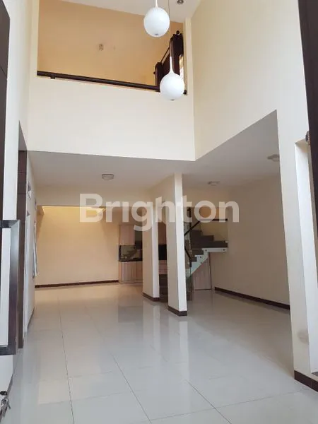 image RUMAH MEWAH DI PERUMAHAN ARAYA (5)