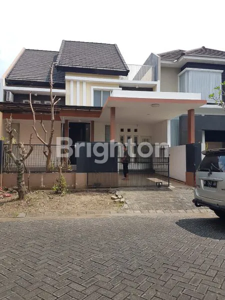 image RUMAH MEWAH DI PERUMAHAN ARAYA (1)