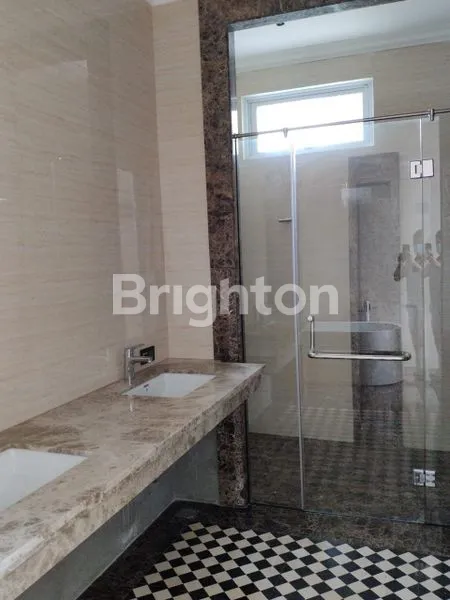 image TURUN HARGA! RUMAH GRAHA FAMILI MEWAH LUAS MEDITARIAN MODERN (2)