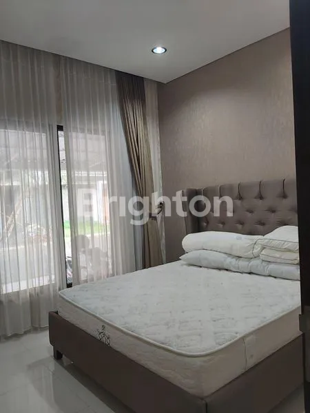 image RUMAH MEWAH CLUSTER ONE GATE FULL FURNISHED,  SANGAT TERAWAT , DAERAH COLOMADU (3)