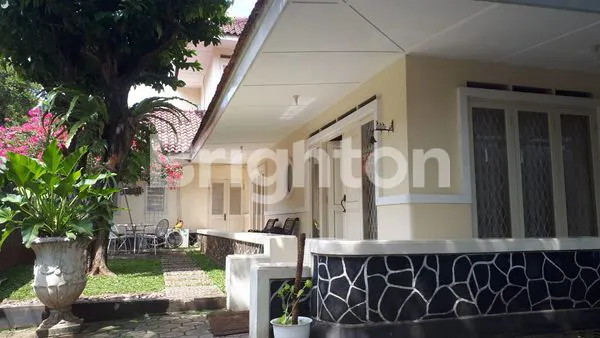 image RUMAH 1½ LANTAI SIAP HUNI DILOKASI YANG STRATEGIS DEKAT PUSAT BISNIS JAKARTA SELATAN (8)