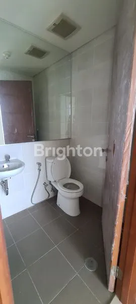 image CONDOMINIUM APARTMENT 3BR GREENBAY PLUIT UNFURNISHED (8)