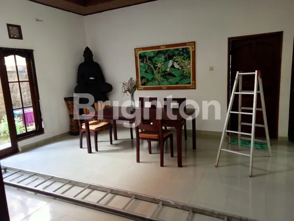 image VILLA 2 UNIT DENGAN 1 GEDUNG UNTUK USAHA AREA NUSA DUA (5)