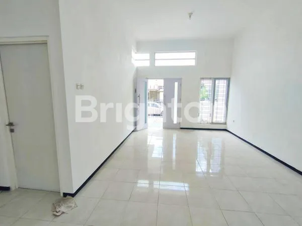image RUMAH BAGUS MODERN LOKASI STRATEGIS DEKAT EXIT TOL, DEKAT SUHAT KOTA MALANG (4)