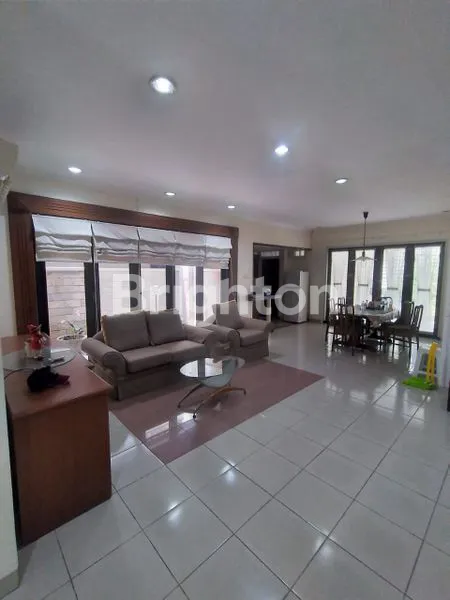 image RUMAH LAMA 1 LT LOKASI STRATEGIS (5)