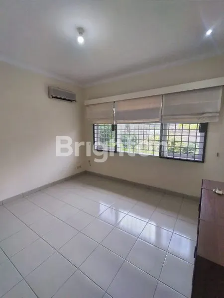 image RUMAH LAMA 1 LT LOKASI STRATEGIS (4)