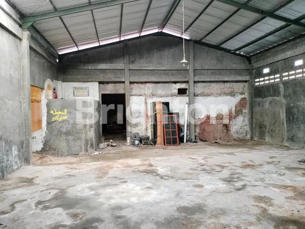 DI SEWAKAN GUDANG LOKASI STRATEGIS DEKAT AKSES TOL DI KOTA LAMONGAN