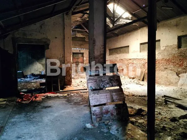 image DI SEWAKAN GUDANG LOKASI STRATEGIS DEKAT AKSES TOL DI KOTA LAMONGAN (2)