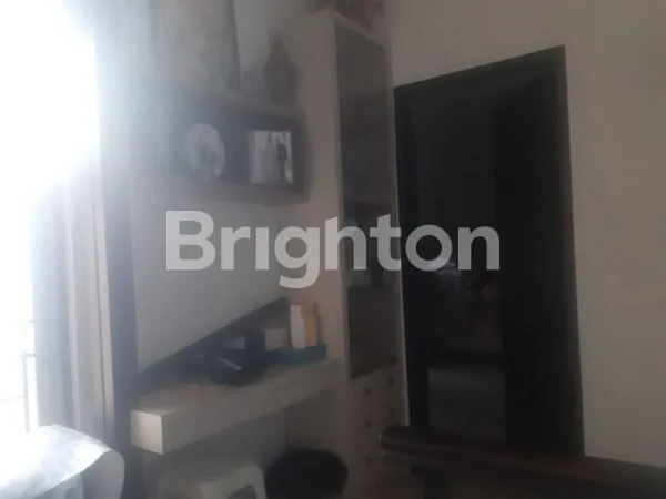 image RUMAH TINGGAL HOOK SIAP HUNI 2 LT DI HANS REGENCY SURABAYA DEKAT MERR (4)