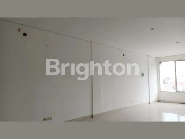 image RUKO SIAP PAKAI KEMBANG KEREP 3,5 LANTAI LT105  LB220 SHM MERUYA JAKARTA BARAT   (6)