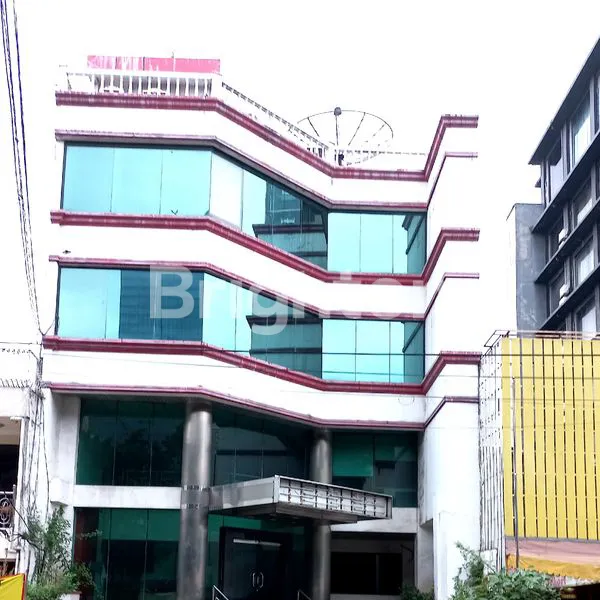 image GEDUNG DI MENTENG, JAKARTA PUSAT (3)