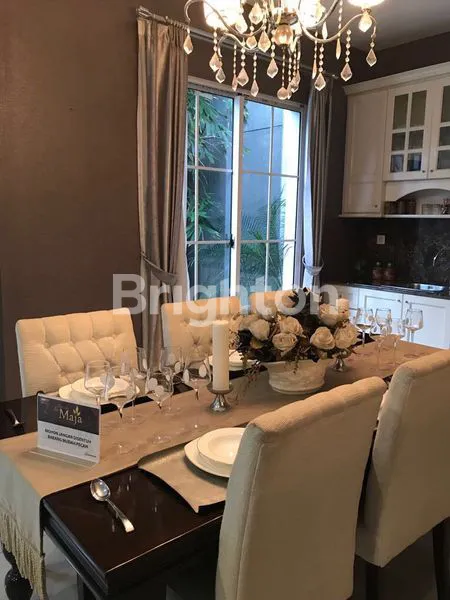 image RUMAH MEWAH FULLY FURNISH WITH SWIMMING POOL DI DE MAJA BSD TANGERANG SELATAN (5)