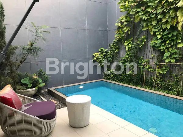 image RUMAH MEWAH FULLY FURNISH WITH SWIMMING POOL DI DE MAJA BSD TANGERANG SELATAN (3)