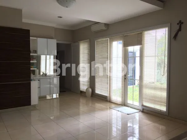 image RUMAH CANTIK FURNISH DI ALAM SUTERA TANGERANG (6)