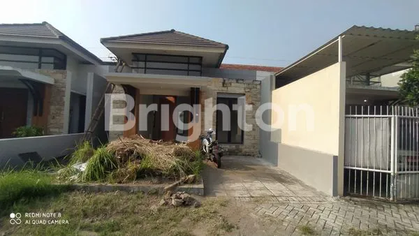 image HUNIAN PRIVATE NEWLY RENOVATED DENGAN LOKASI STRATEGIS TERLETAK DI PUSAT KOTA KRIAN/SIDOARJO (DEKAT AKSES JALAN TOL), MANDIRI REGENSI CLUSTER LILIUM (1)