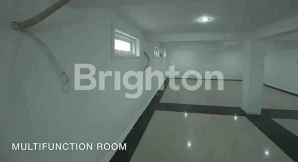 image RUMAH AMERICAN CLASSIC GAYUNGSARI BARAT (5)