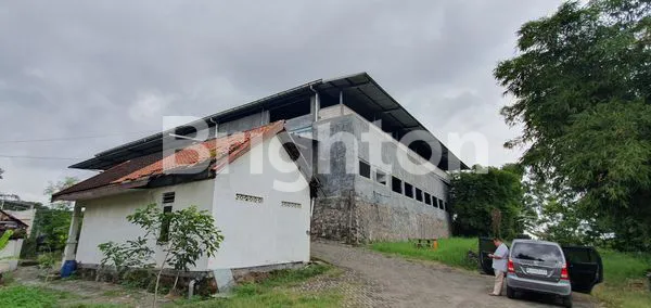 image TANAH ADA BANGUNAN LAPANGAN FUTSAL MASIH AKTIF DAERAH 1FF MANYARAN SEMARANG BARAT (2)