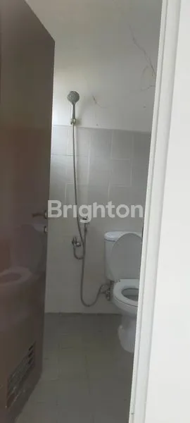 image RUMAH BARU GRESS  MINIMALIS , BLOM PERNAH DI TEMPAT TINGGAL DI DAERAH BSB VILLAGE . AURONA SPRING PERUMAHAN TENANG, KEAMANAN 24 JAM ( ONE GATE SISTEM)  COCOK UTK KELUAGA KECIL .DKT DGN  FASILITAS KOLAM RENANG (6)