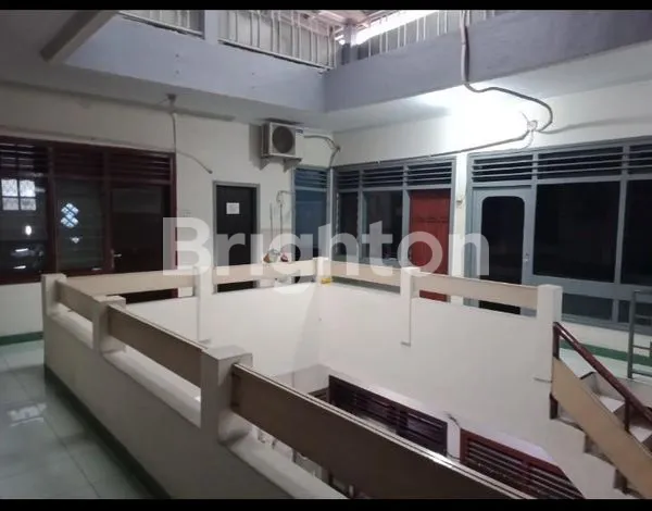 image BLAMBANGAN RUMAH PUSAT KOTA SURABAYA COCOK KOST - KOSTAN DEKAT WIDYA MANDALA SANTA MARIA SINLUI (3)