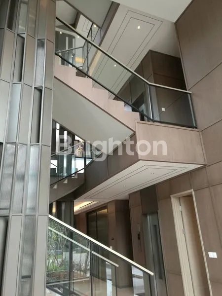 image RUMAH MEWAH DI KAWASAN ELIT NAVAPARK T15, CLUSTER LAYTON BSD CITY TANGERANG (7)