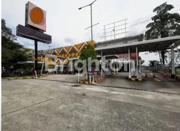 image GEDUNG STRATEGIES DIPINGGIR JALAN DAN BEKAS MALL GIANT (1)