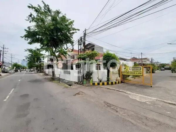 image KLAMPIS HOOK RUMAH DEKAT RAYA JALAN DAN KOMERSIAL MERR (1)