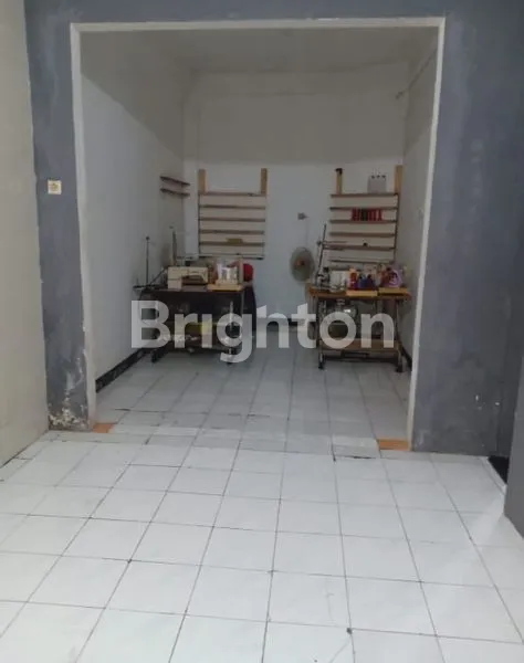 image RUMAH LAMONGAN 3 LANTAI (4)