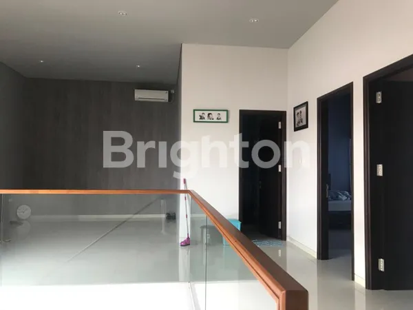 image RUMAH MODERN MINIMALIS DEKAT RAYA MERR DI BARUK  (5)