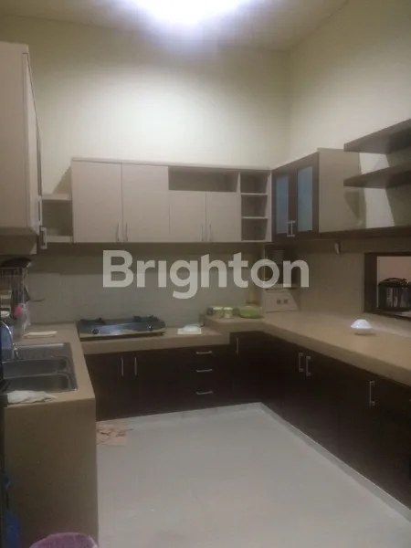 image RUMAH MODERN MINIMALIS DEKAT RAYA MERR DI BARUK  (7)