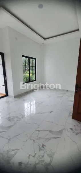 image RUMAH 2 LANTAI ELEGAN DI KAWASAN SENTUL CITY (3)