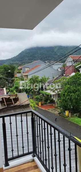 image RUMAH 2 LANTAI ELEGAN DI KAWASAN SENTUL CITY (5)