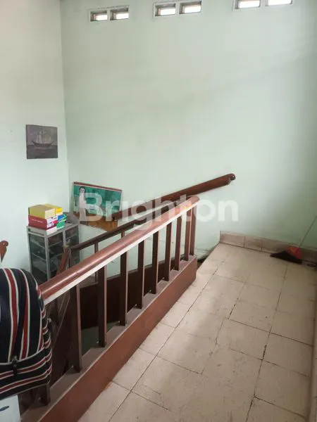 image RUMAH TENGAH KOTA DI JALAN JEND SUDIRMAN SEMARANG BARAT (3)
