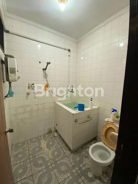 image RUMAH MURAH DAN LOKASI STRATEGIS DI JL DHARMAHUSADA INDAH BARAT SURABAYA  (8)