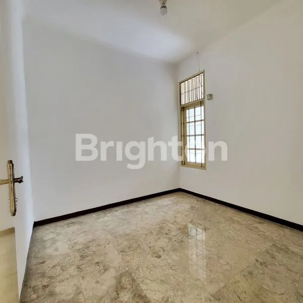 image RUMAH TAMAN KEBON JERUK INTERCON 1,5 LT. (4)