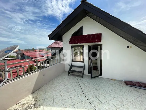 image RUMAH DUA LANTAI BUMI SEMPAJA SAMARINDA (2)