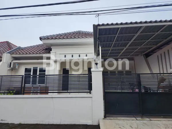 image RUMAH SIAP HUNI SELANGKAH RAYA MERR BELAKANG SUPERINDO MERR DEKAT UPH UBAYA STIKOM IPH RUNGKUT NGINDEN PRAPEN (1)