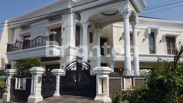 image RUMAH MEWAH DI RAWAMANGUN (1)