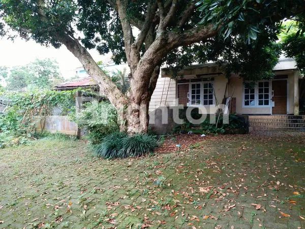 image RUMAH DEKAT PUSAT KERAMAIAN DI BANDUNGAN SEMARANG (1)