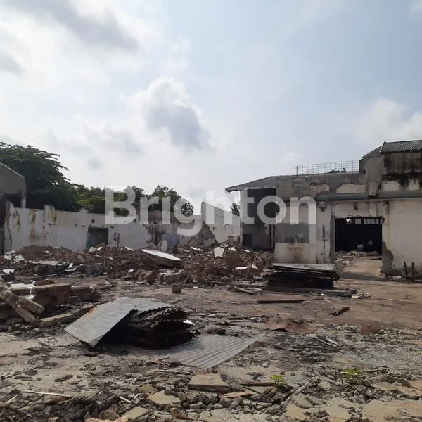 image TANAH PINGGIR JALAN RAYA TENGAH KOTA SOLO (2)