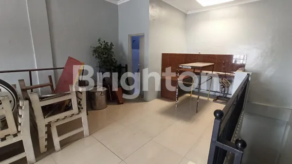 image TURUN HARGA! RUKO 2 LANTAI SIAP PAKAI COCOK UNTUK BISNIS KULINER, BANGUNAN RAPI & TERAWAT (4)