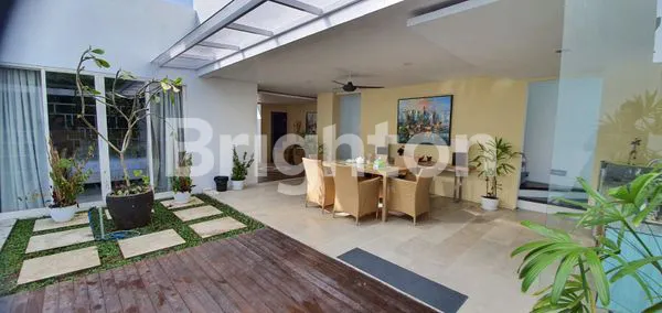 image VILLA DI KOMPLEK VILLA NUSA DUA (5)