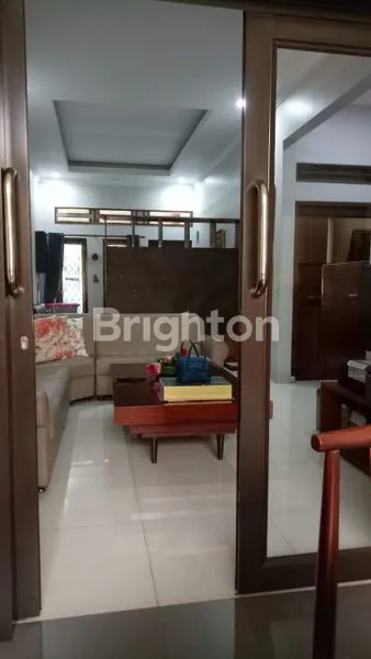 image RUMAH CANTIK DAN TERAWAT DI SAMARINDA ANTAPANI BANDUNG (2)