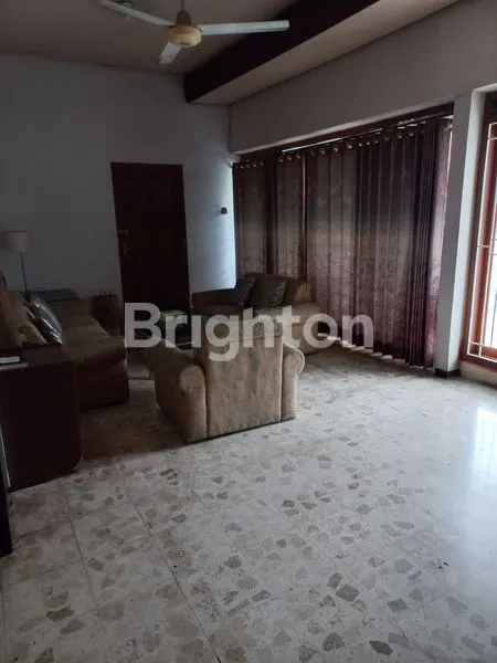 image RUMAH 1 LANTAI DEKAT DARMO DAN KAMPUS WM DI BLAMBANGAN. LOKASI BAGUS DEKAT PUSAT KOTA (1)