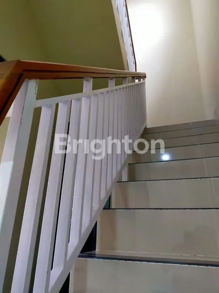 image RUMAH MEWAH DI COLOMADU KARANGANYAR (8)