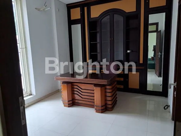 image DI JUAL RUMAH TENGAH KOTA (4)