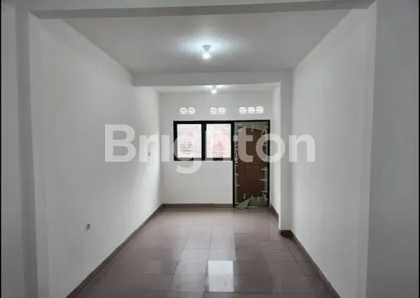 image RUMAH SIAP HUNI 2 LANTAI DI GALAXY BEKASI KOTA (2)