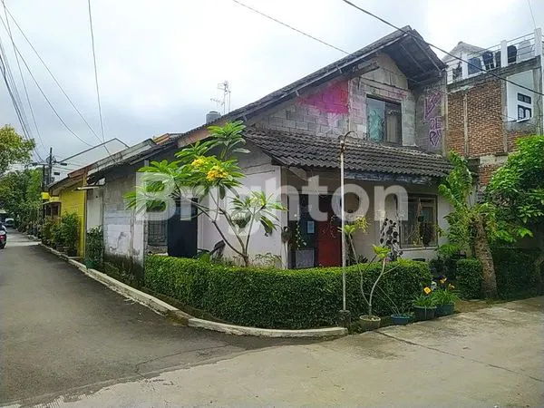 image RUMAH HOOK DI BUMI PANYILEUKAN CIBIRU BANDUNG DEKAT STATION KERETA API CIMEKAR, MESJID AL JABBAR (2)