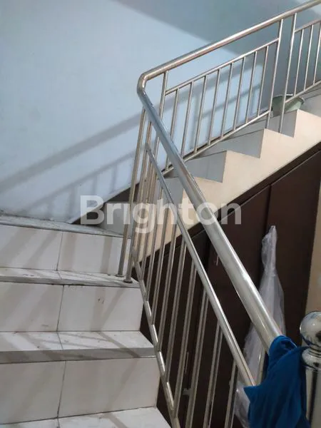 image SEWA RUKO  2 LT, DI PINGGIR  JALAN RAYA YG RAMAI, PERNIAGAAN DEKAT SPBU TOKO ADA,  TOKO SUPER INDO DEKAT DG PERUMAHAN  (5)